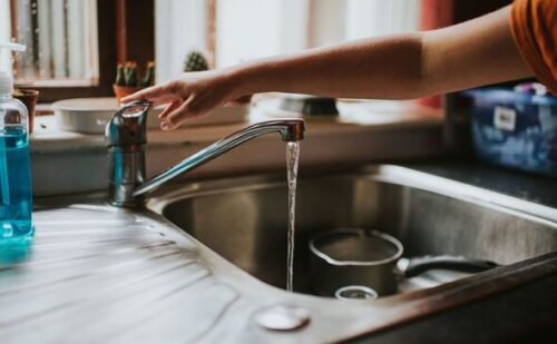 People are only just realising what the cap on your kitchen sink can be used for